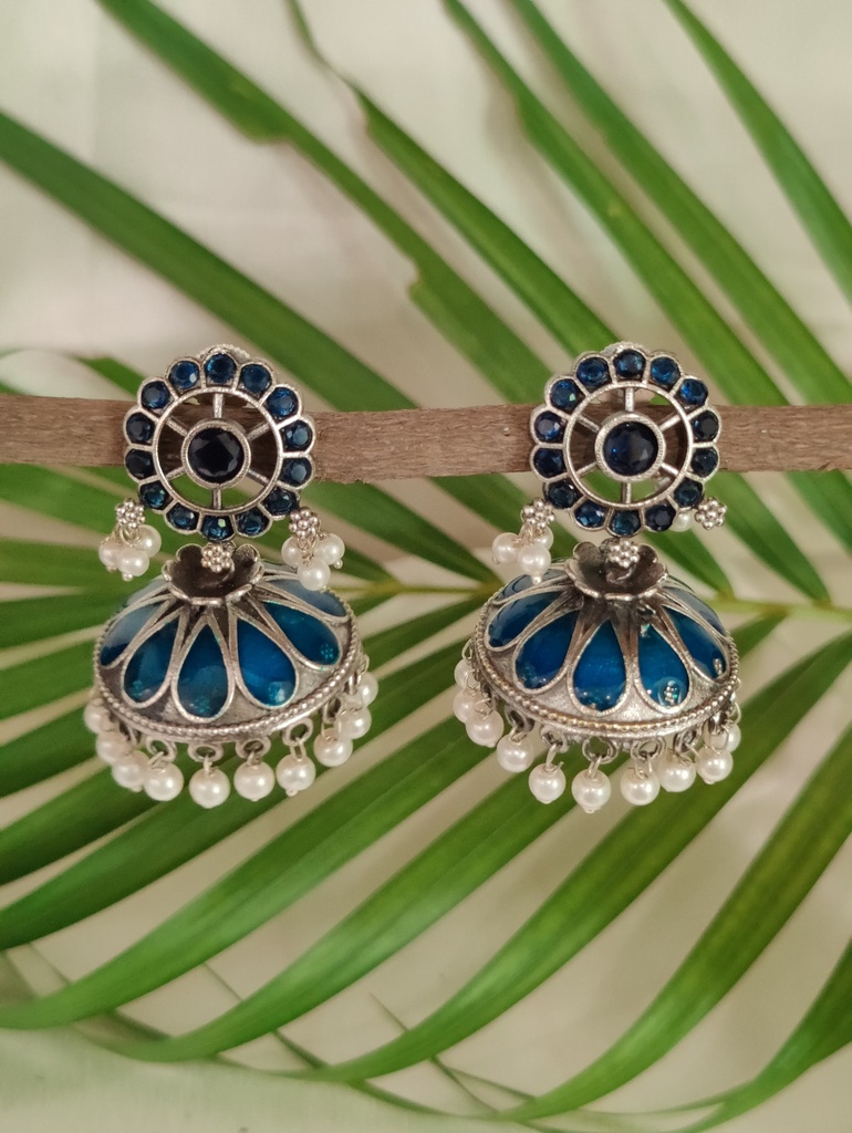 || AAPRI || Silver Look Alike Earring