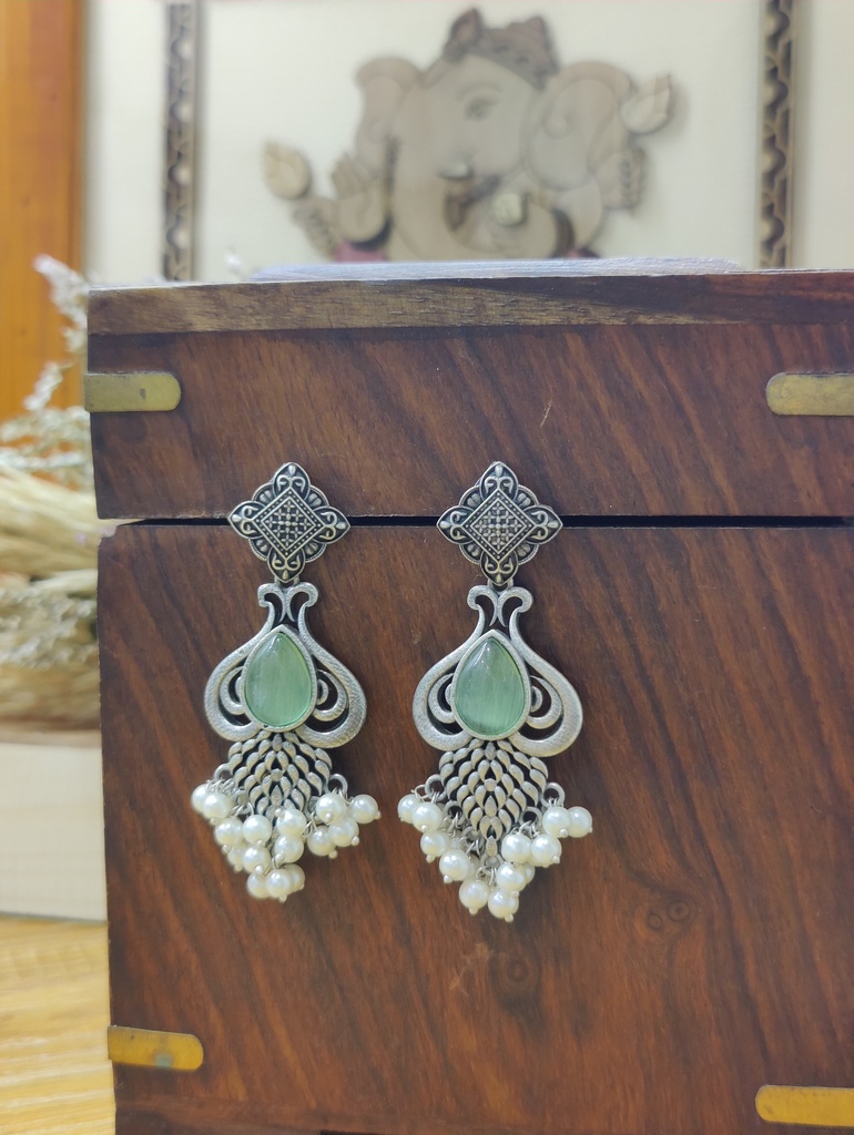 || AASHANI || Silver Look Alike Earring