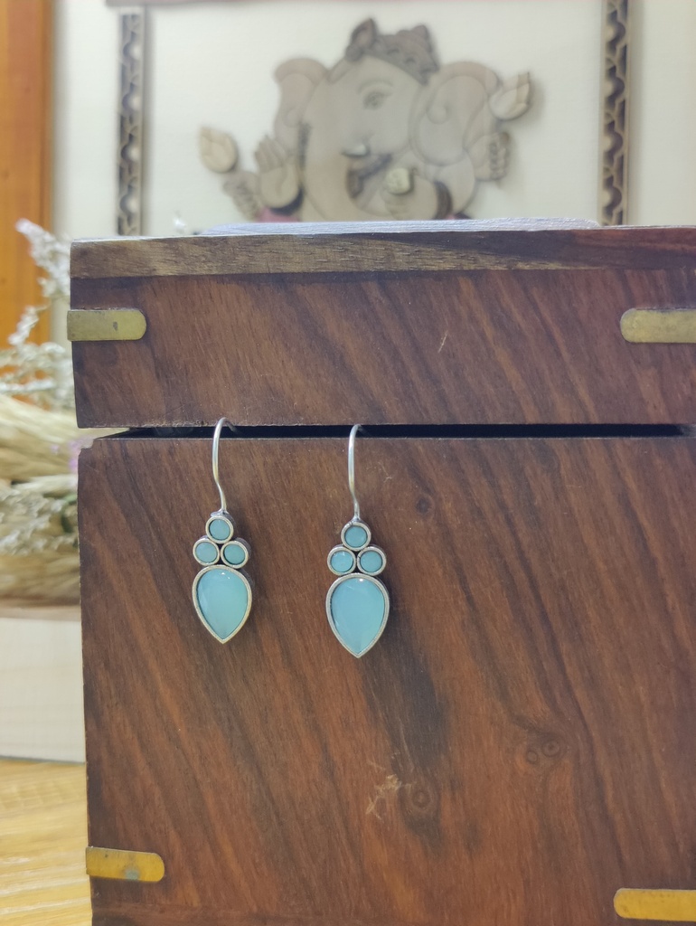 || AASHNI || Silver Look Alike Earring