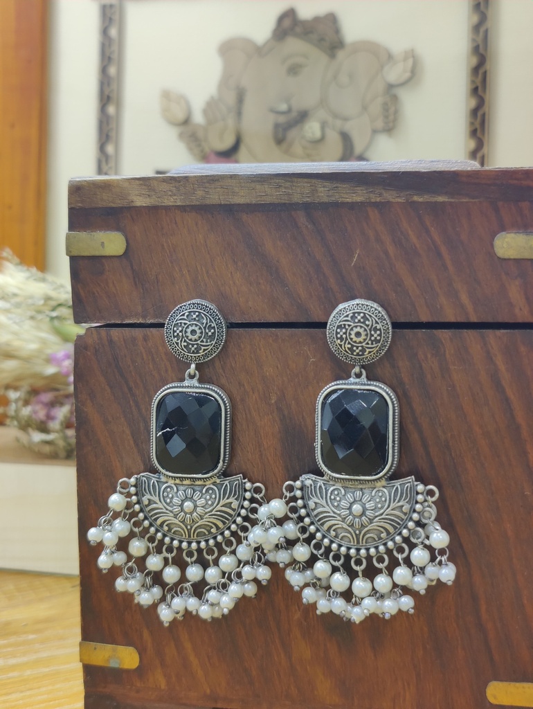 || AJARA || Silver Look Alike Earring