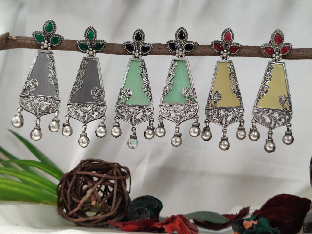 || ANANTA || Silver Look Alike Earring