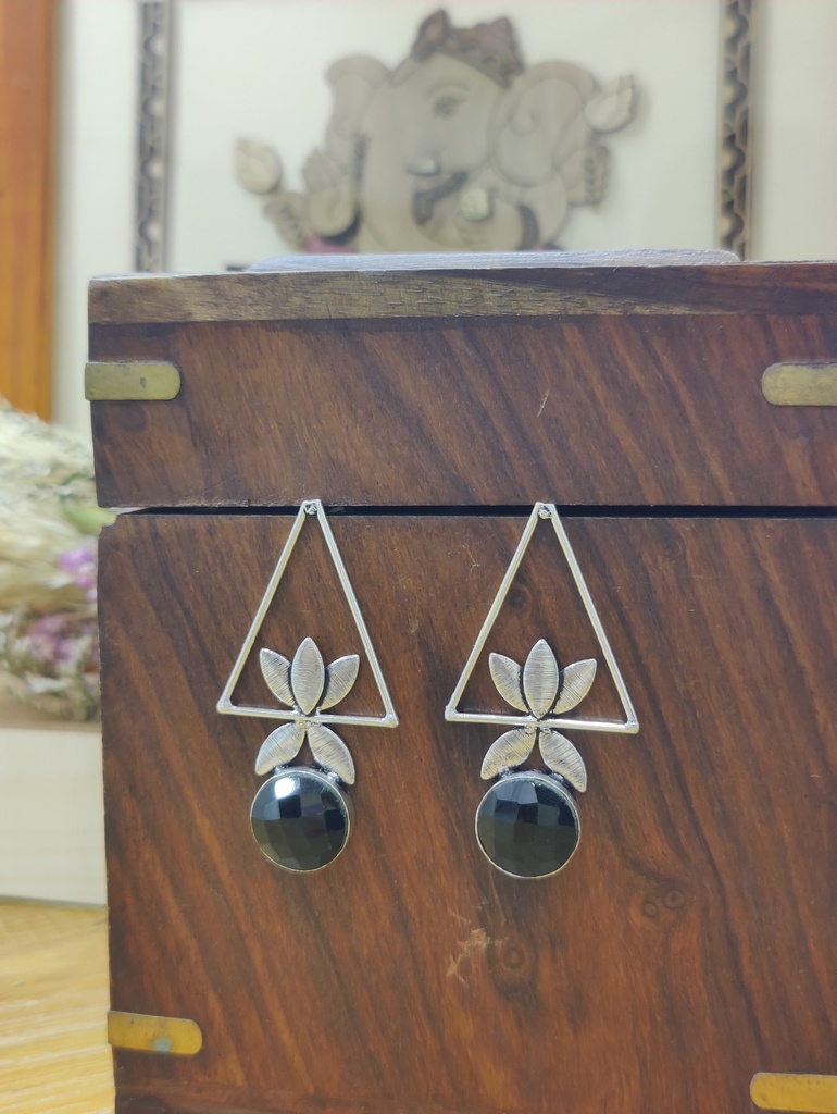|| AVASA || Silver Look Alike Earring