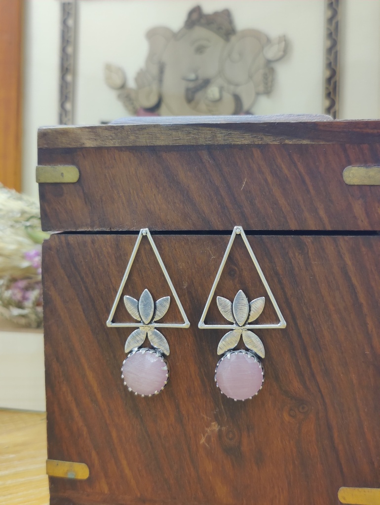 || AVASA || Silver Look Alike Earring