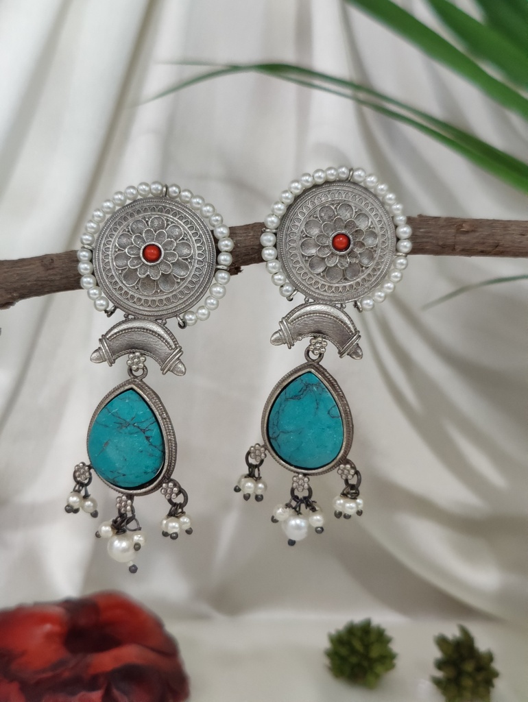 || UKSHITA || Silver Look Alike Earring