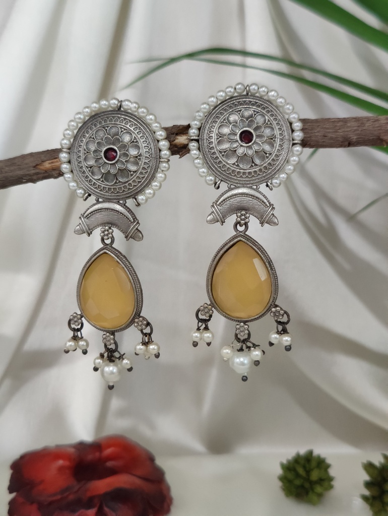|| UKSHITA || Silver Look Alike Earring