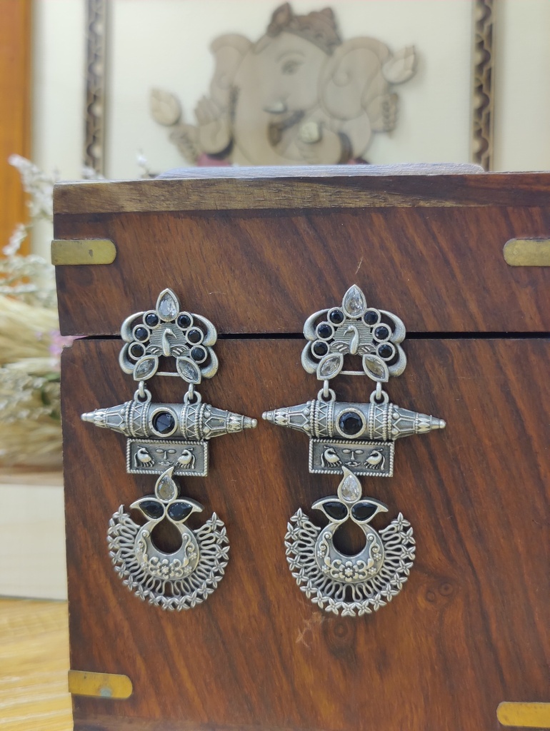|| ATREVI || Silver Look Alike Earring