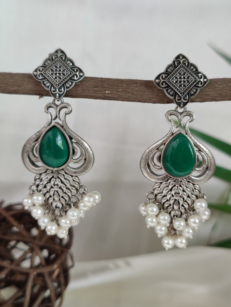 || AASHANI || Silver Look Alike Earring