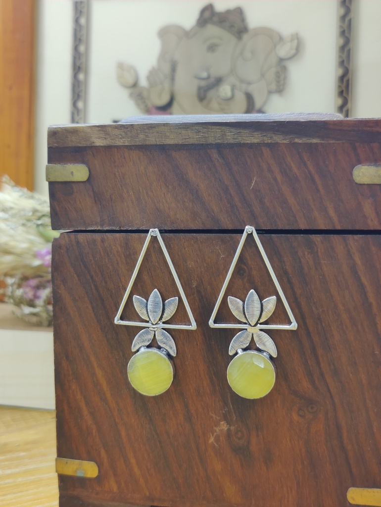 || AVASA || Silver Look Alike Earring