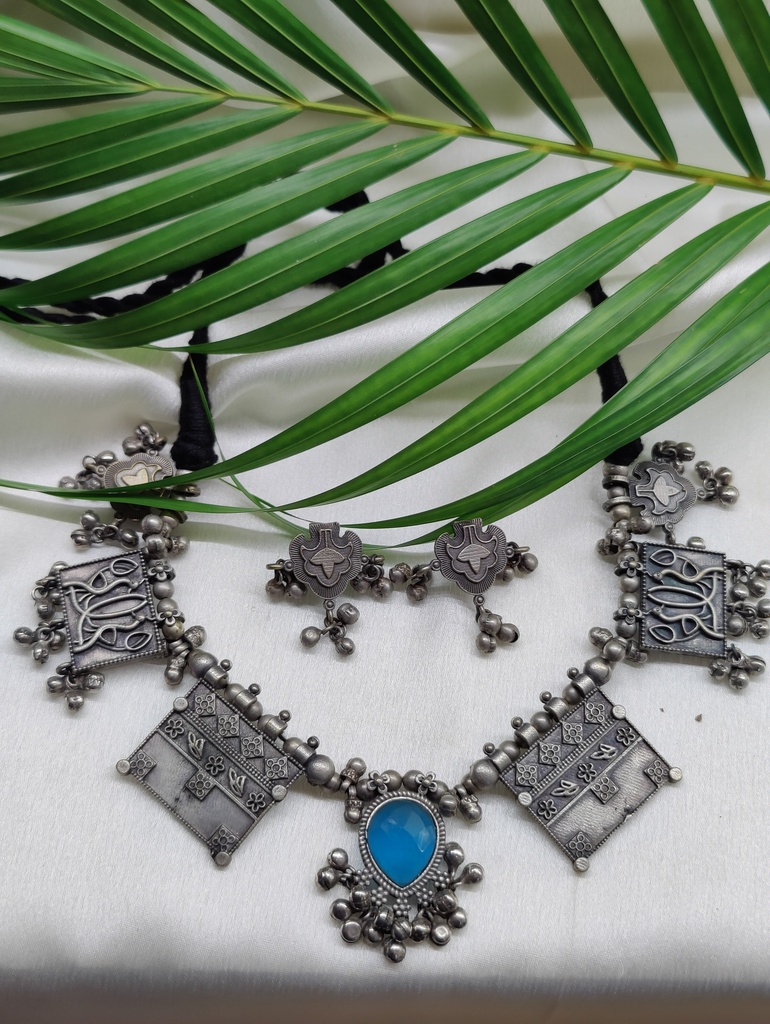 || NIRAYA || Silver Look Alike Necklace