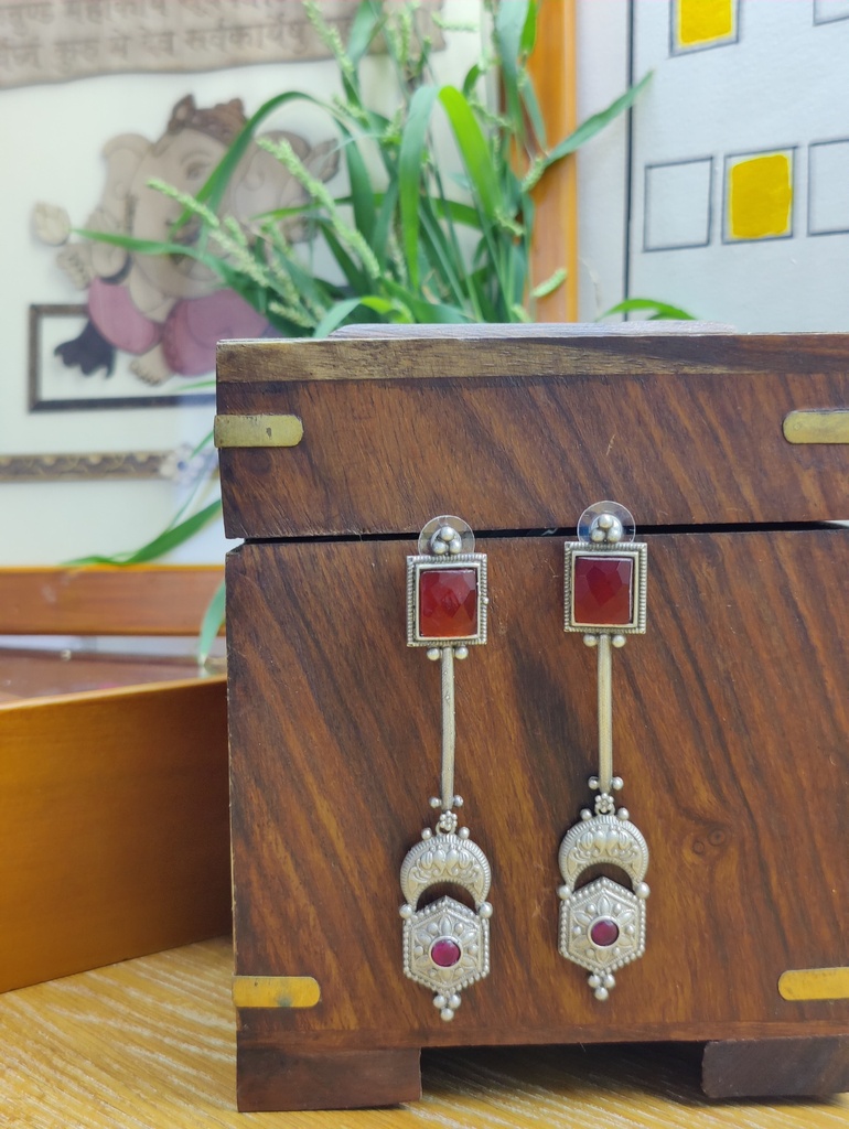 || UDRAKA || Silver Look Alike Earring
