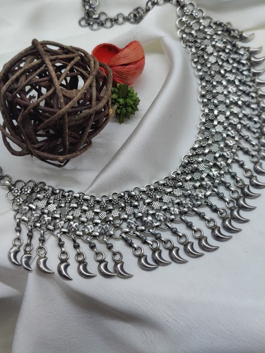 [NSLA-PLN-00011] || NALI || Silver Look Alike Necklace