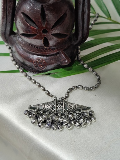 [NSLA-PLN-0014] || NAYSA || Silver Look Alike Necklace