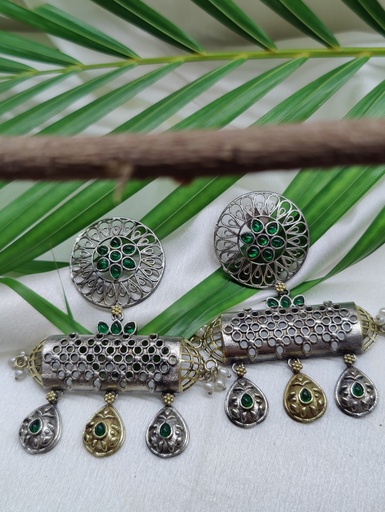 [ESLA-GS-0033] || AABHUTI || Silver Look Alike Earring