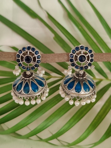 || AAPRI || Silver Look Alike Earring