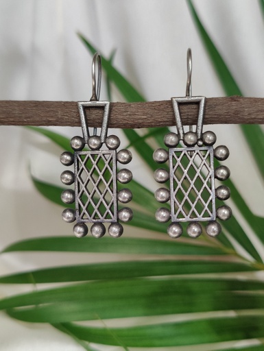 [ESLA-PLN-0037] || ARPI || Silver Look Alike Earring