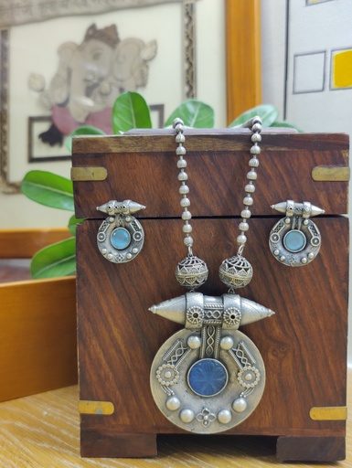 [NSLA-B-0019] || NILIMA || Silver Look Alike Necklace
