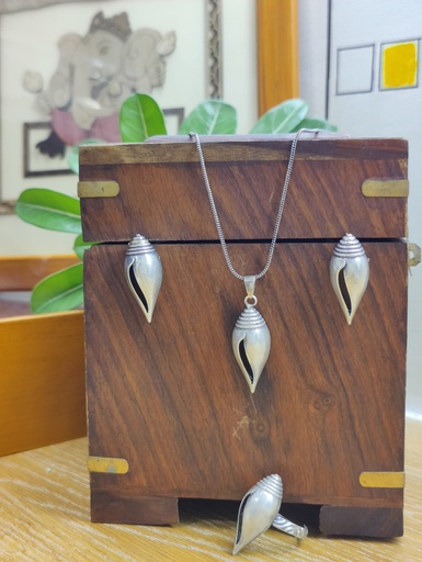 [NSLA-MB-0022] || NAKHALI || Silver Look Alike Necklace