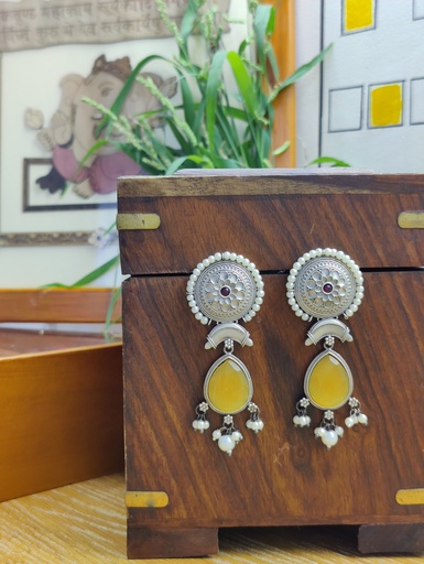 || UKSHITA || Silver Look Alike Earring