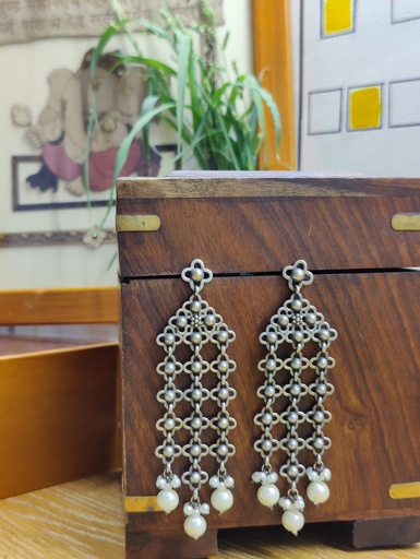[ESLA-PLN-0045] || UTANKA || Silver Look Alike Earring