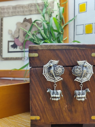 [ESLA-PLN-0041] || UKTHA || Silver Look Alike Earring