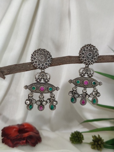 [ESLA_GR_0057] || UNMUKH || Silver Look Alike Earring