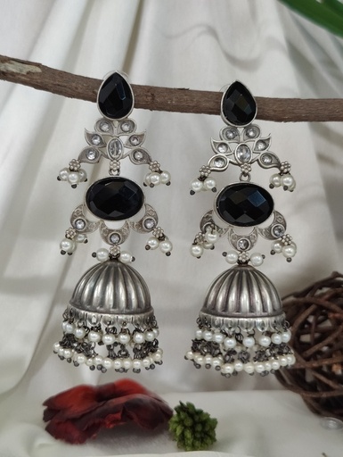 [ESLA_B_0058] || UMA || Silver Look Alike Earring
