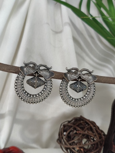 [ESLA_S_0060] || UDYOTA || Silver Look ALike Earring