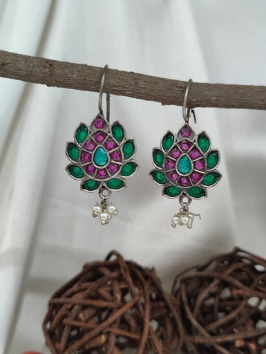 [ESLA_RG_0063] || UTPAL || Silver Look Alike Earring