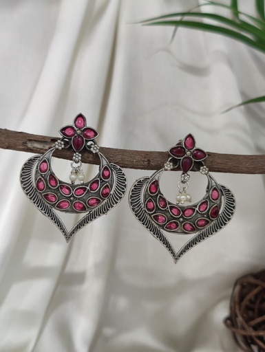 [ESLA_B_0064] || UTTARA || Silver Look Alike Earring