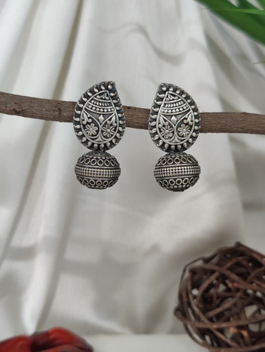 [ESLA_B_0065] || UTKANI || Silver look Alike Earring