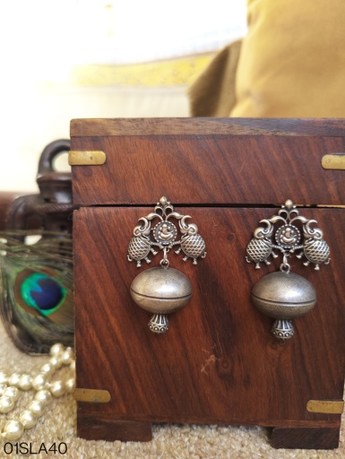 [ESLA_P_0074] || UDITA || Silver Look Alike Earring