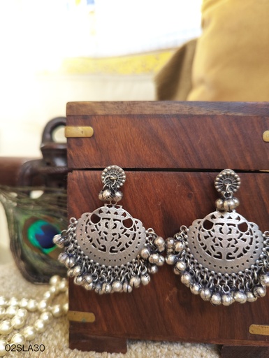 [ESLA_P_0083] || LAV || Silver Look Alike Earring