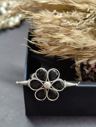 || RANHI || Silver Look Alike Ring