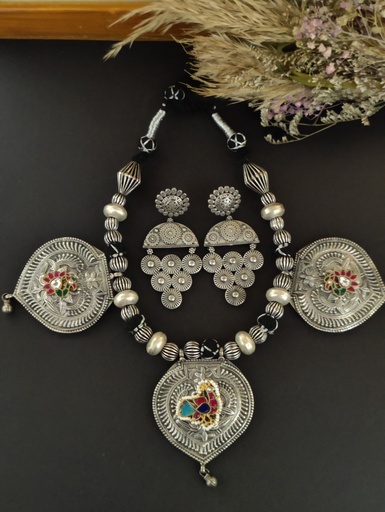 [NSLA-PLN-0005] || NIKARA || Silver Look Alike Necklace