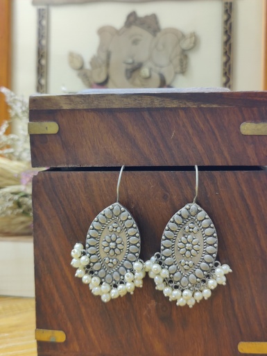 [ESLA-PLN-0014] || AJANI || Silver Look Alike Earring