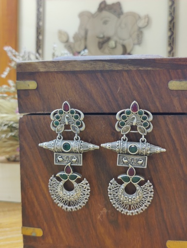 || ATREVI || Silver Look Alike Earring