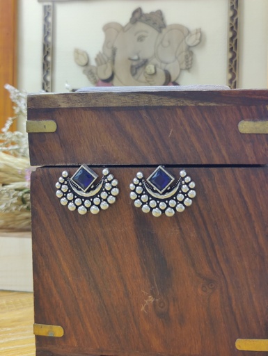 || ANJI || Silver Look Alike Earring