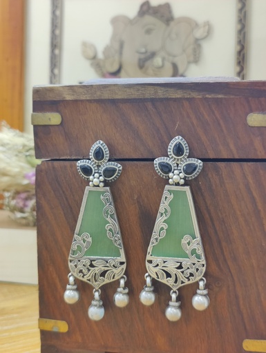 || ANANTA || Silver Look Alike Earring