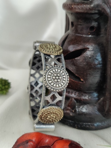 [KSLA-GS-0001] || KALINI || Silver Look Alike Kada